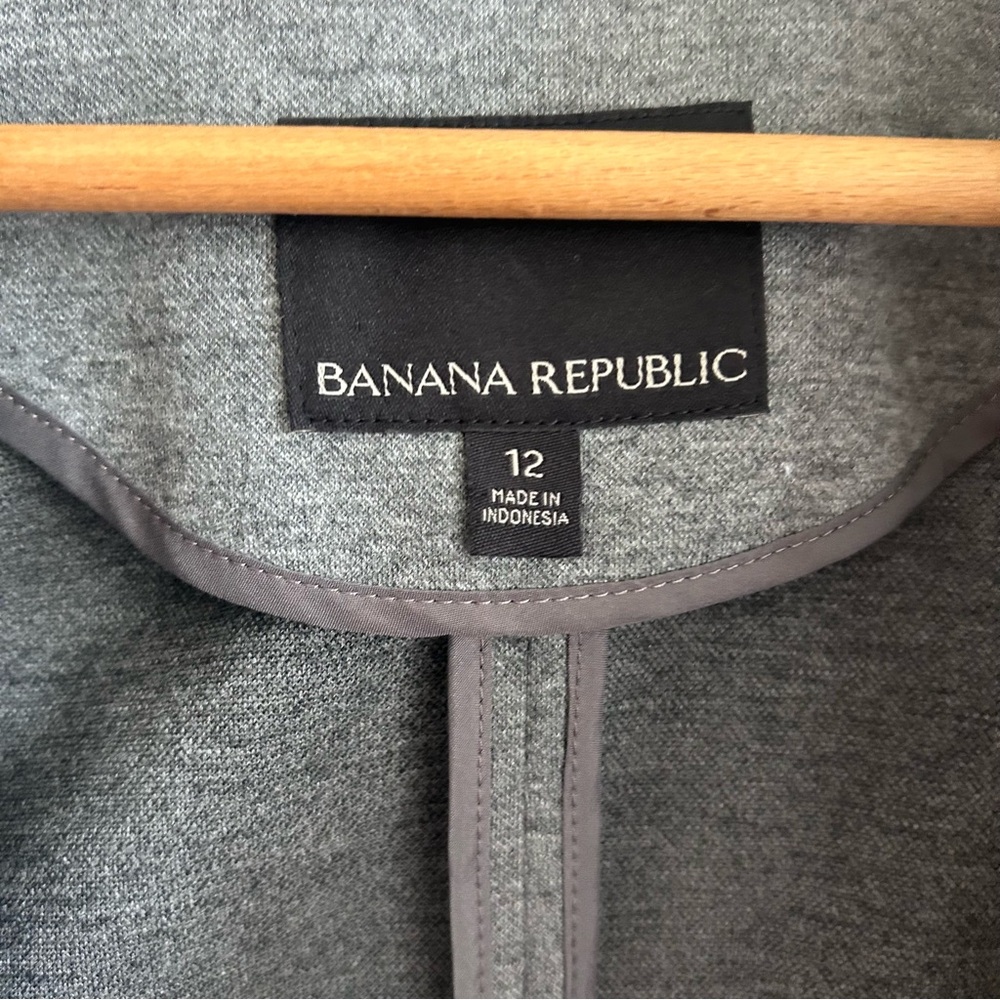 Banana Republic Grey Soft Knit Unstructured Blazer - Size 12 - Picture 4 of 6